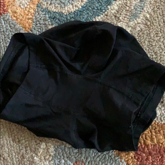 Under Armour Heat Gear Shorts - Picture 3 of 3